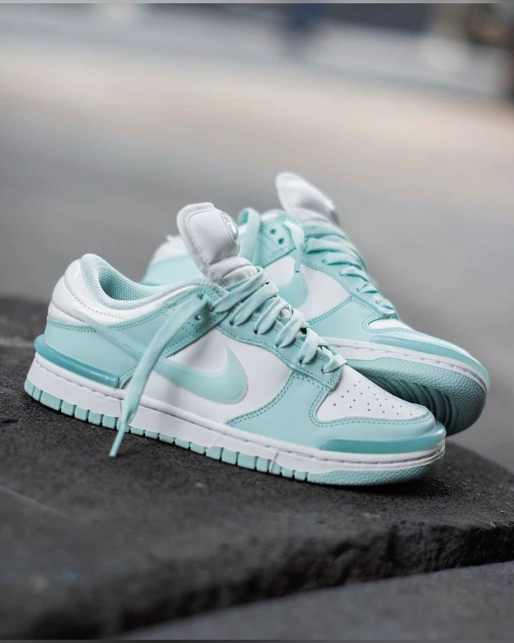 Nike Dunk Low Twist "Jade Ice"