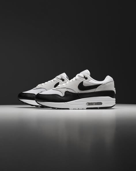 Nike Air Max 1 "Black White"